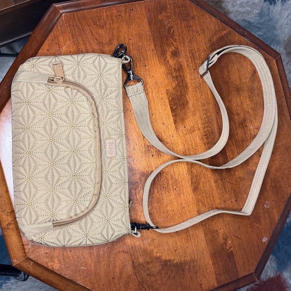 Lug FLYER Beige Quilted Crossbody Bag Adjustable Detachable Strap Women’s